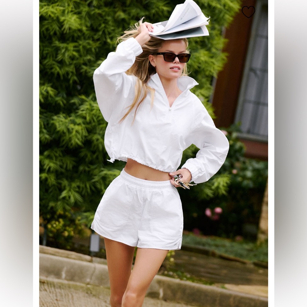 ALO Yoga White Zip-Up Cropped pullover only